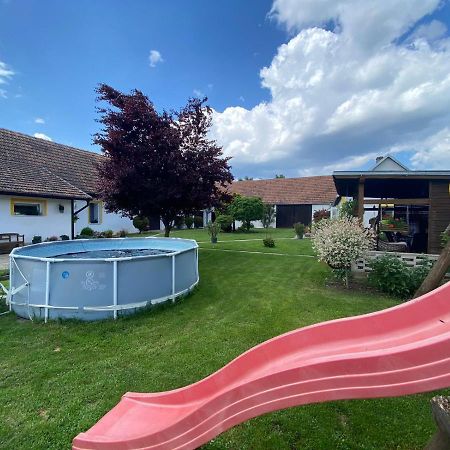 Apartman Beniskovec, Suchdol Nad Luznici Eksteriør billede