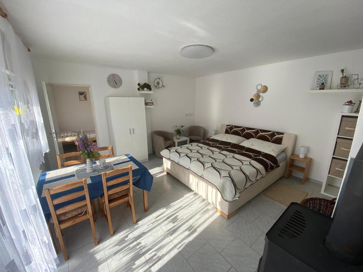 Apartman Beniskovec, Suchdol Nad Luznici Eksteriør billede